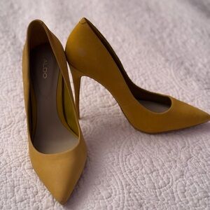 ALDO - “Stessy” Mustard Pointed-Toe Pumps - NEW